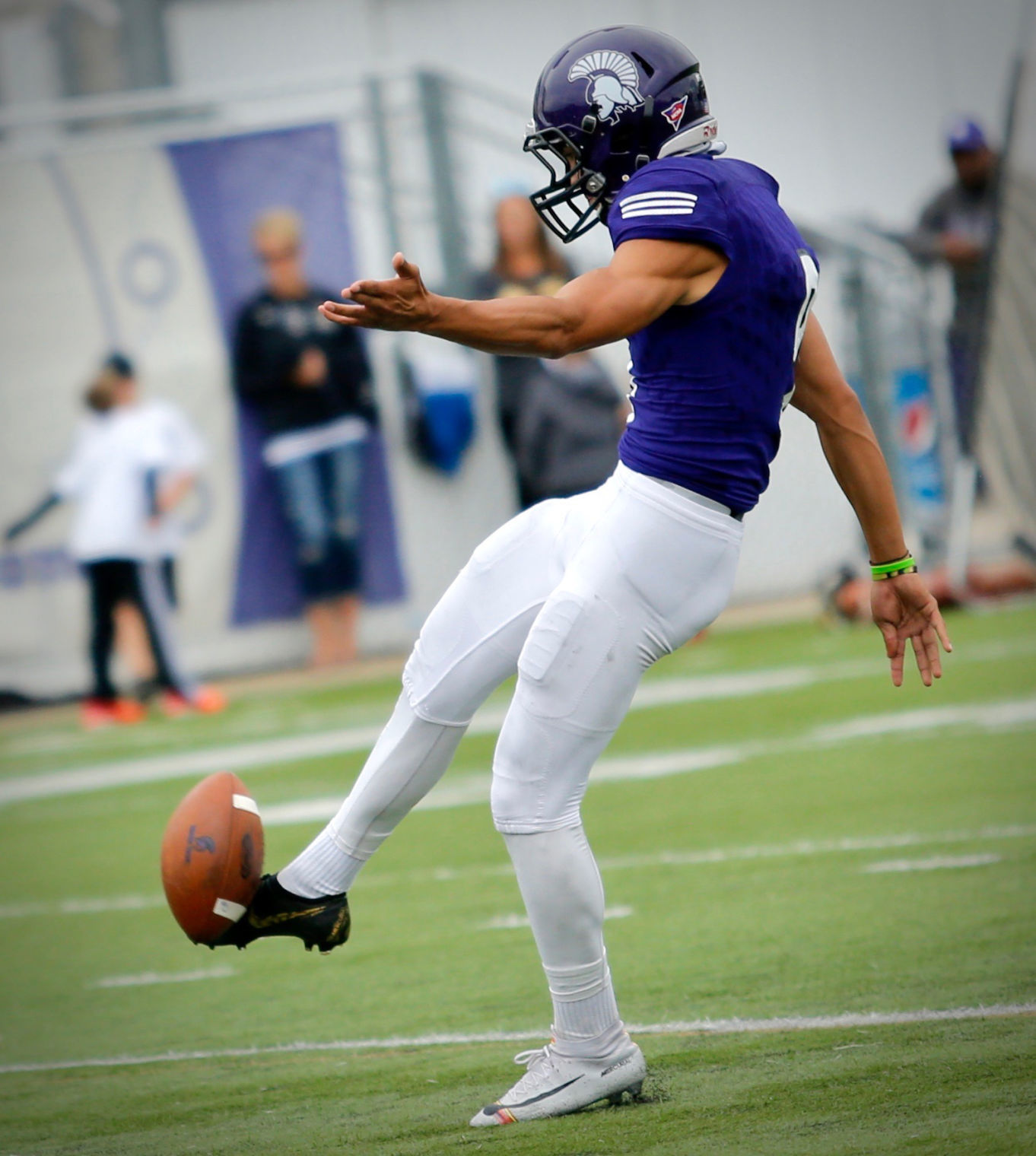 WSU FB vs Wayne State